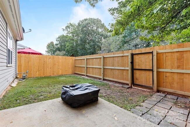 Building Photo - 8122 Village Harbor Dr