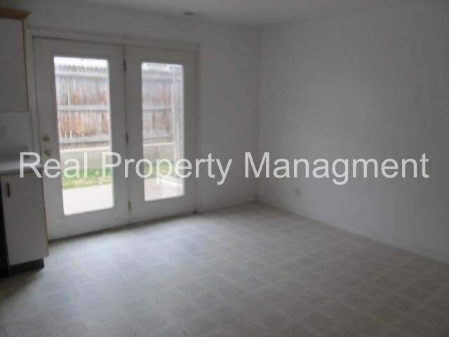 Building Photo - 1765 N 200 E