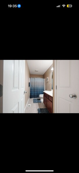 Full Bathroom Floor 2 - 510 Beechwood Ct