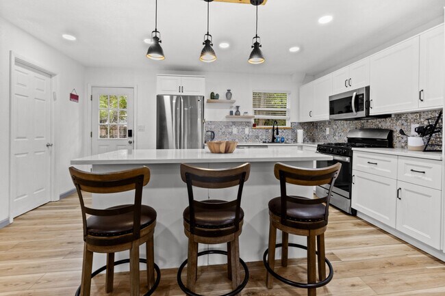 Building Photo - 2725 NW 44th Pl