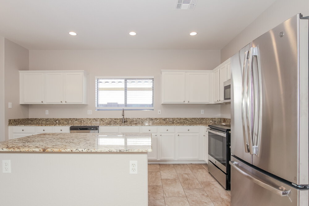 Building Photo - 3134 W Cavedale Dr