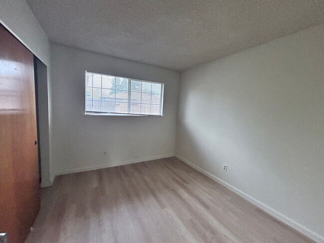 Building Photo - 10149-10151 Satow Drive