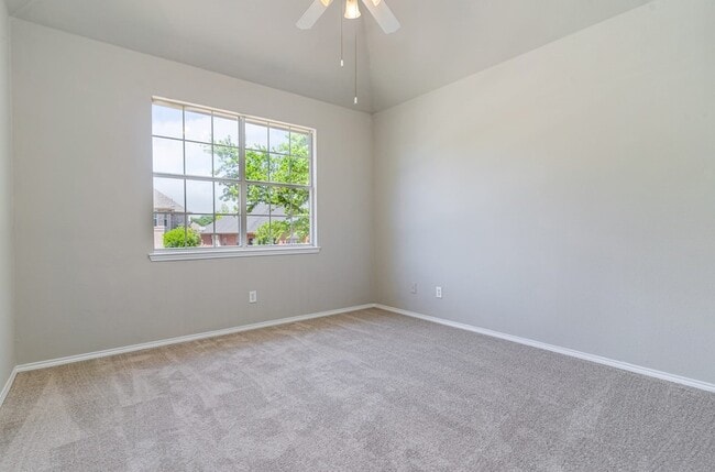 Building Photo - 2416 McCarran Dr