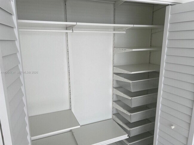 Building Photo - 13100 SW 92nd Ave