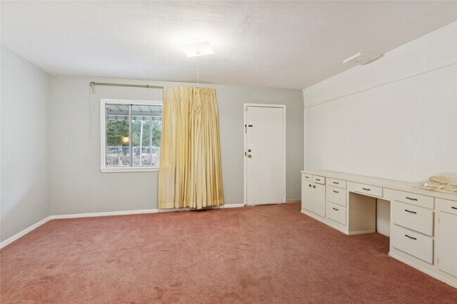 Building Photo - 2303 Kipling St