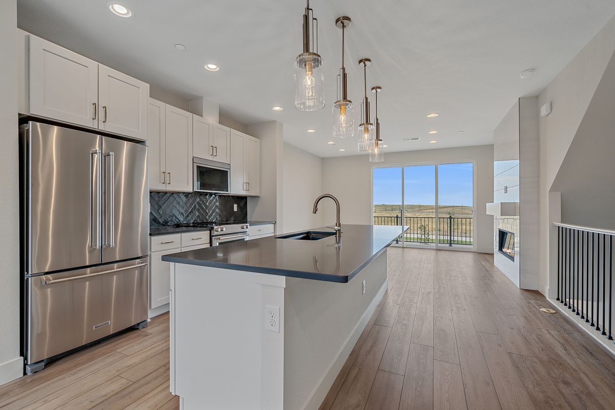 Building Photo - 10860 Lyric St