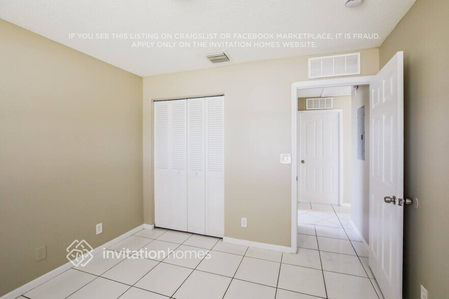 Building Photo - 1672 W Breezy Ln
