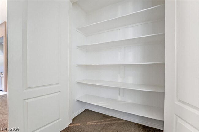 Building Photo - 38 E Serene Ave