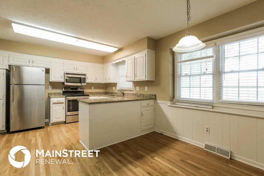 Building Photo - 404 Meadow Ln