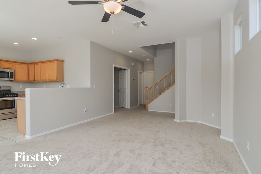 Building Photo - 4946 Copperlyn St