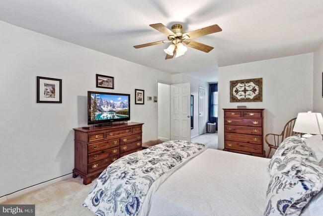 Building Photo - 2131 Silentree Dr