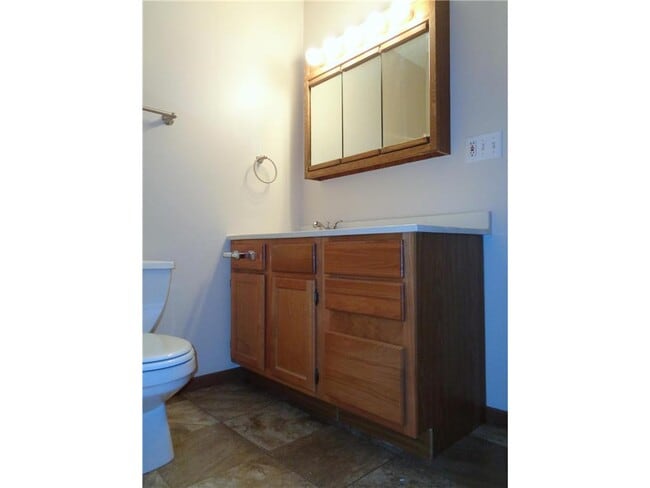 Building Photo - 1706 Lincoln Ave