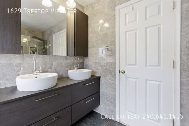 Building Photo - 1629 Treetop View Terrace