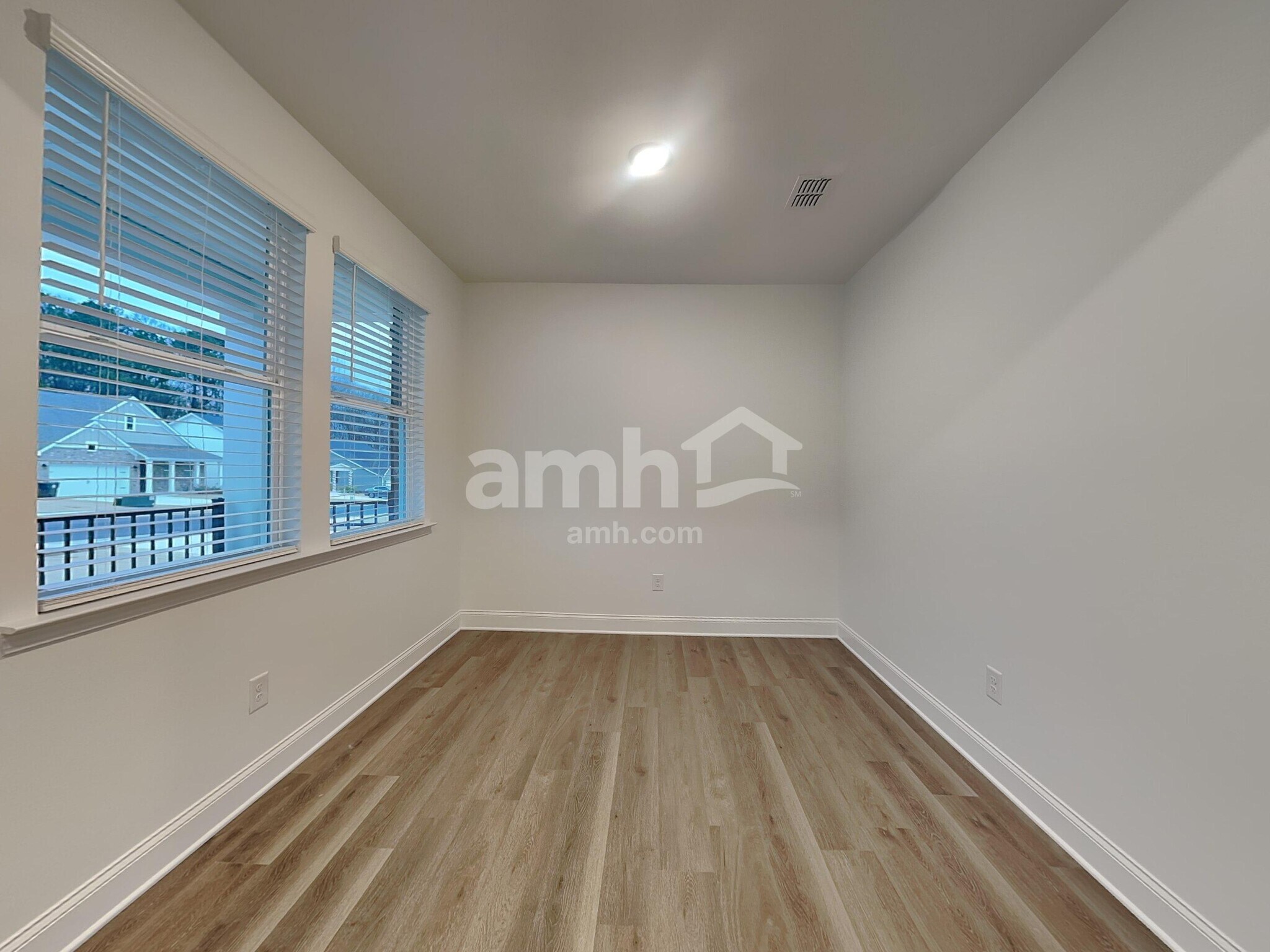 Building Photo - 1674 Soapstone Rd