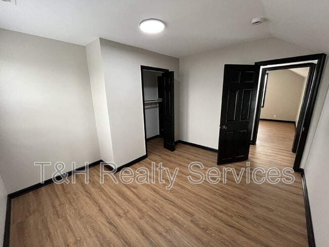 Building Photo - 1407 S Alabama St