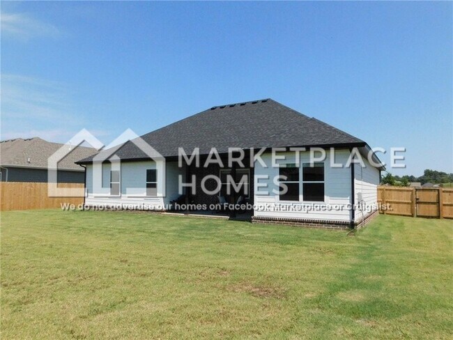 Building Photo - 439 N Otoe St