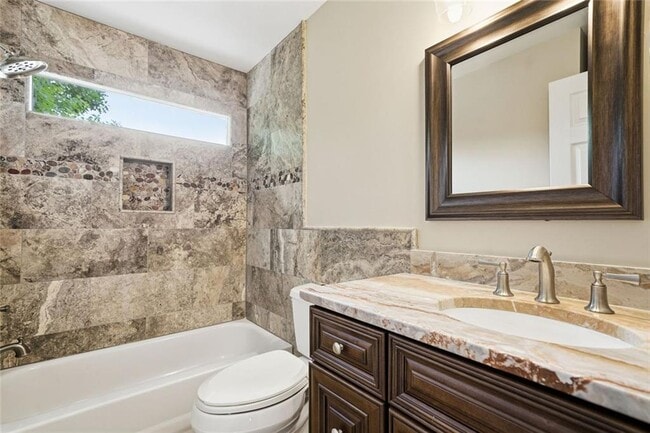 Building Photo - 2058 Woodside Park Dr
