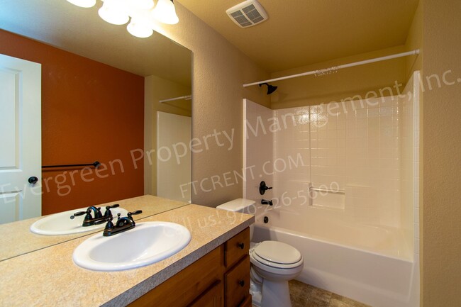 Building Photo - 4 bedroom, 3 bathroom in Wellington