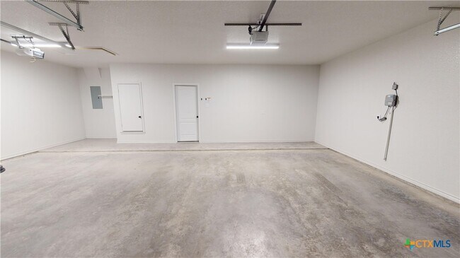 Building Photo - 808 Dred Roger Circle