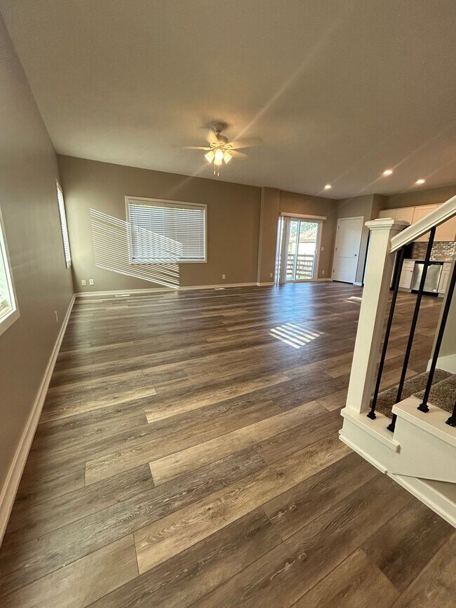 Building Photo - Papillion 3 Bedroom Townhome!
