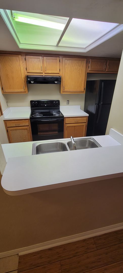Building Photo - 2 Bedroom/2 Bath Townhome in Rockwood Villas
