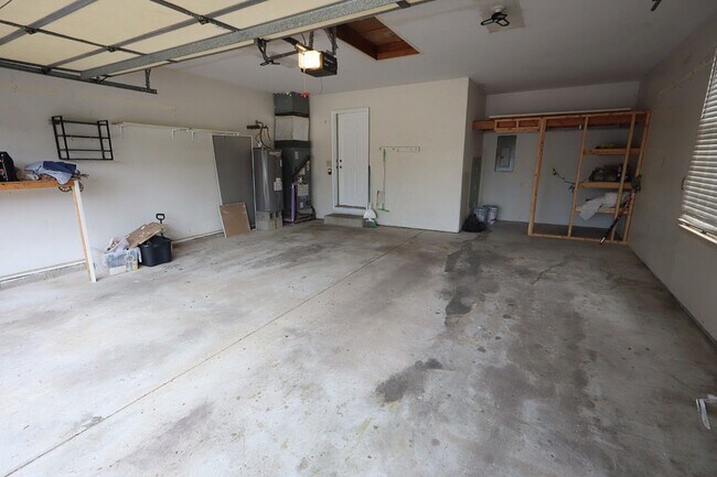 Building Photo - 8231 Lake Terrace Dr