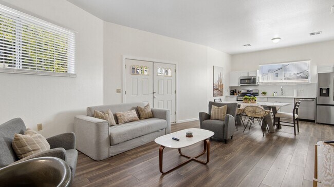 Building Photo - 2929 N 55th Pl