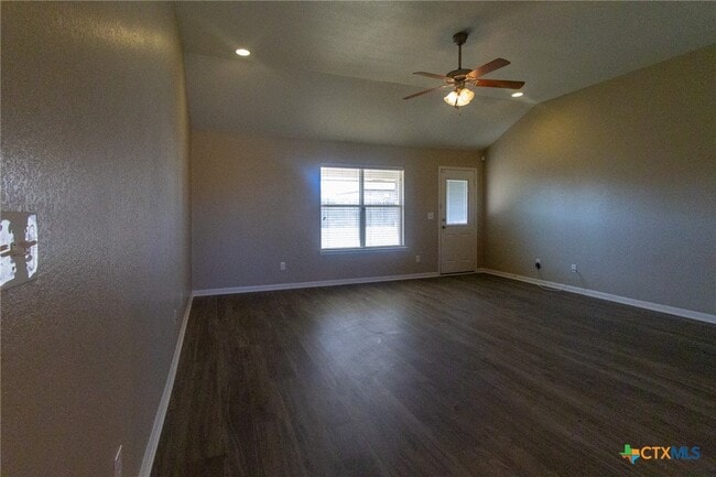 Building Photo - 217 Pointer St