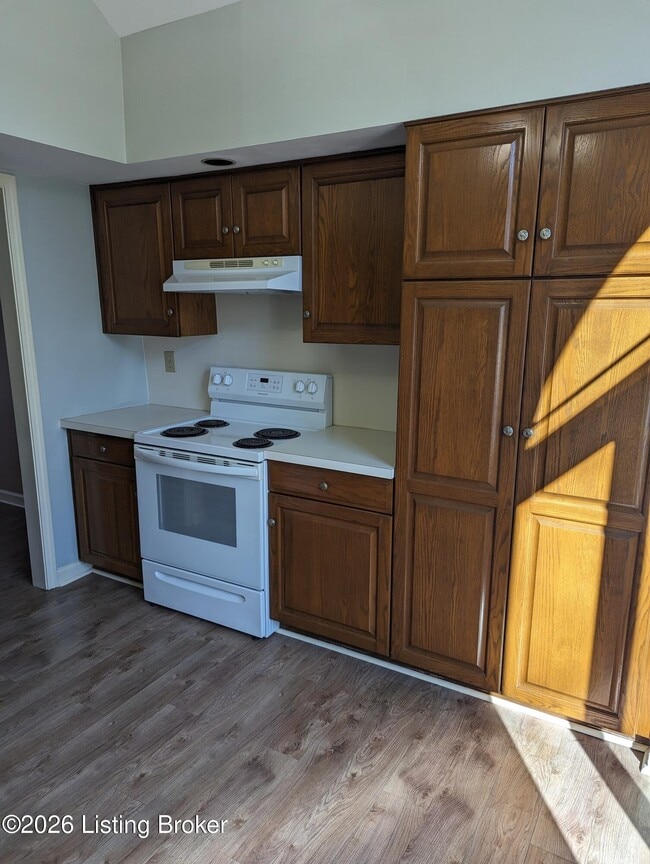 Building Photo - 7605 New La Grange Rd