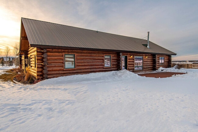 Building Photo - 1330 Larsen Ln