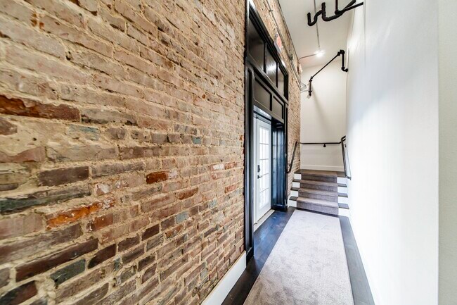 Building Photo - 115 Gilmer St