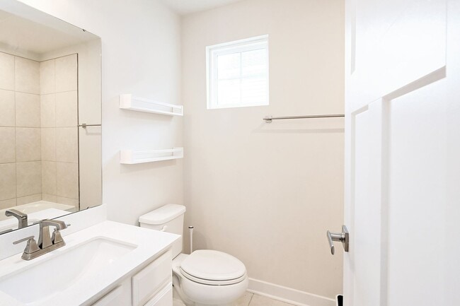 Building Photo - Spacious Pet-Friendly N. Albemarle Co Home With Fenced Backyard