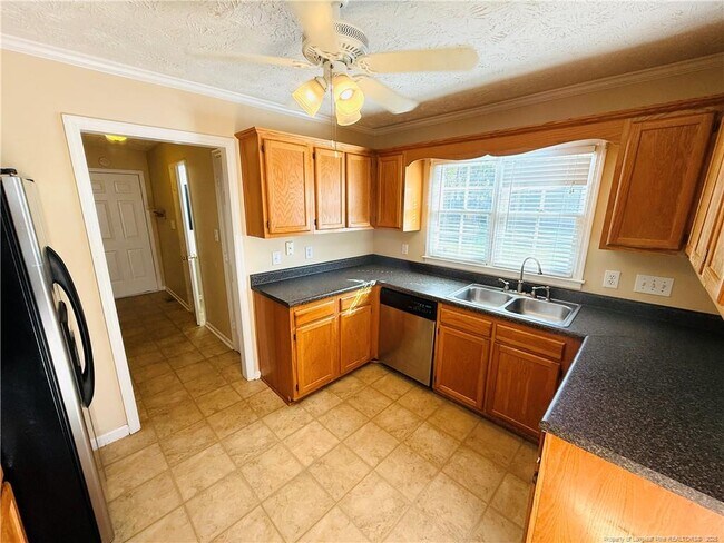 Building Photo - 3517 Grenedine Dr