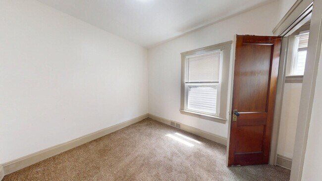 Building Photo - 3339 W.84th