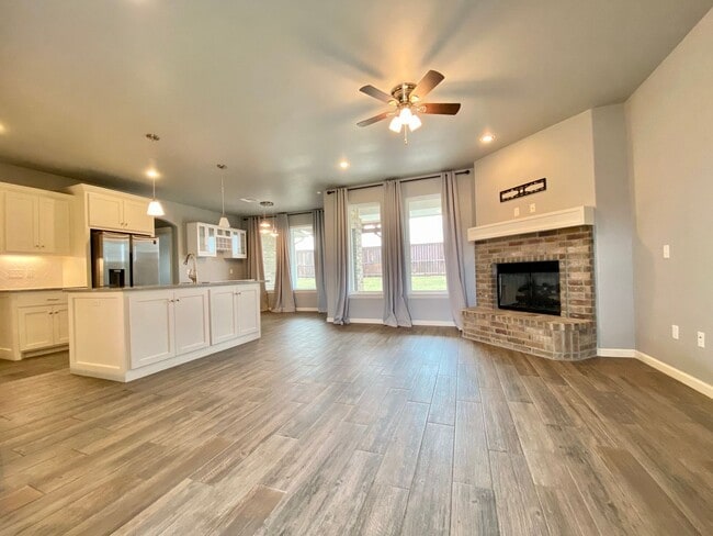 Building Photo - 3 Bed, 2.5 Bath in Gated Community with Private Pond