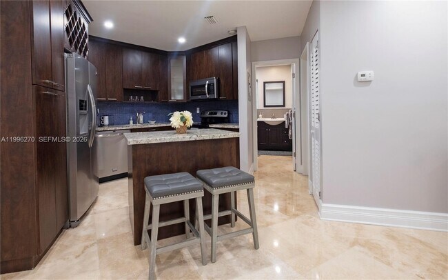 Building Photo - 1723 NE Miami Gardens Dr