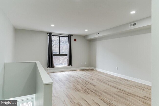 Building Photo - 1711 South St