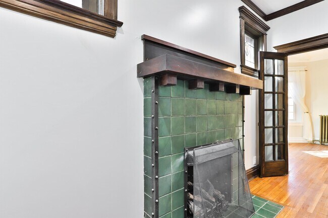Building Photo - 6105-6107 Waterman Blvd
