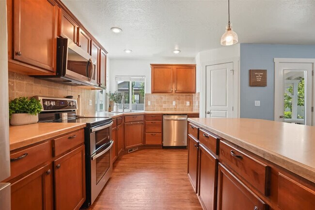 Building Photo - 11230 Silver River Loop