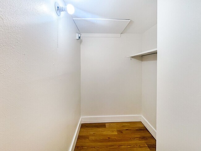 Building Photo - $0 DEPOSIT OPTION!!! CHARMING GARDEN-LEVEL...