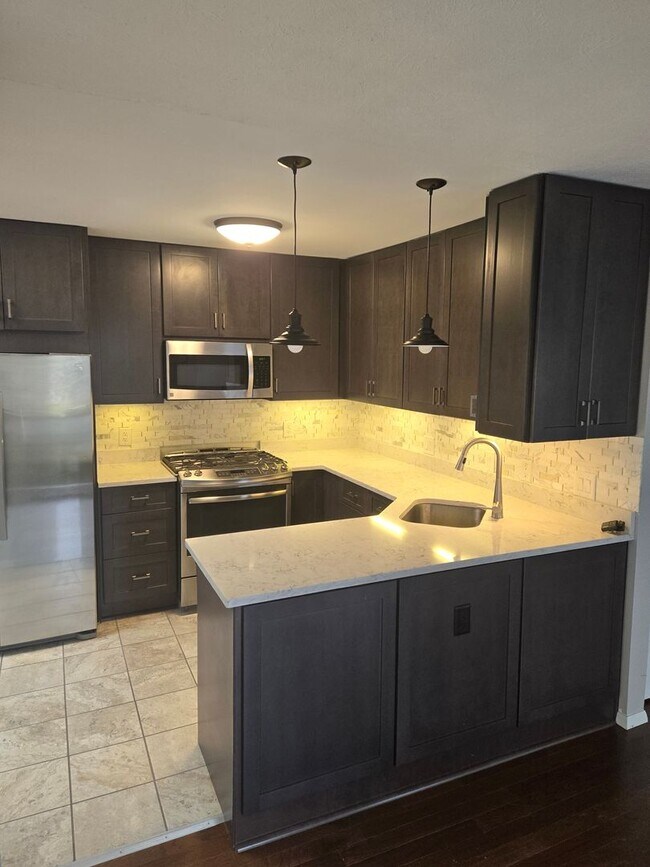 Building Photo - Monroeville Townhome for rent