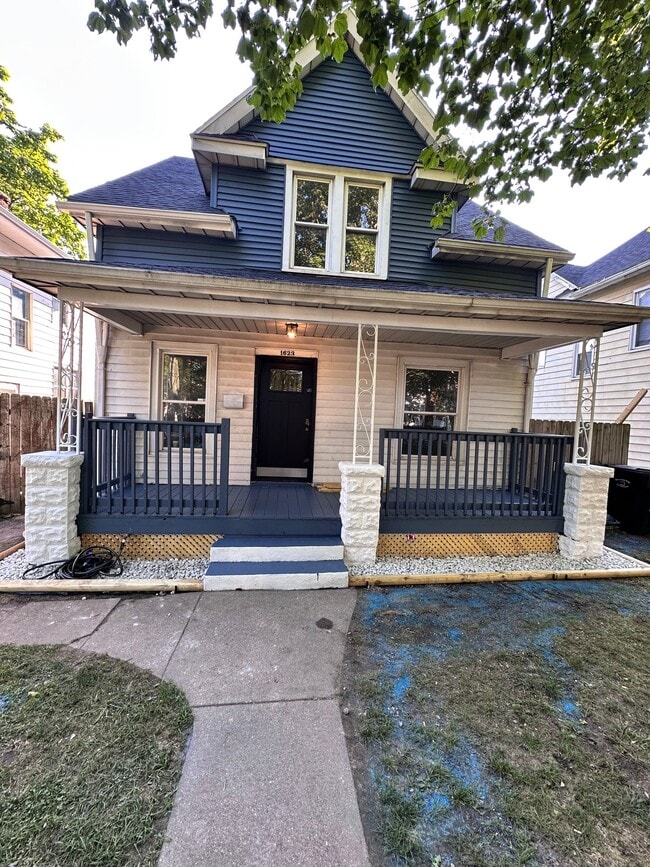 Building Photo - 1623 S Taylor St