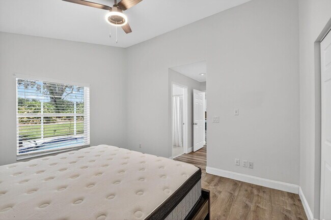 Building Photo - 1891 Oak Berry Cir