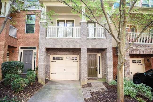 Primary Photo - 851 Stratum Way SE