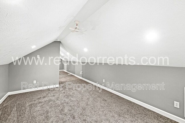Building Photo - 3340 N Sherman Dr