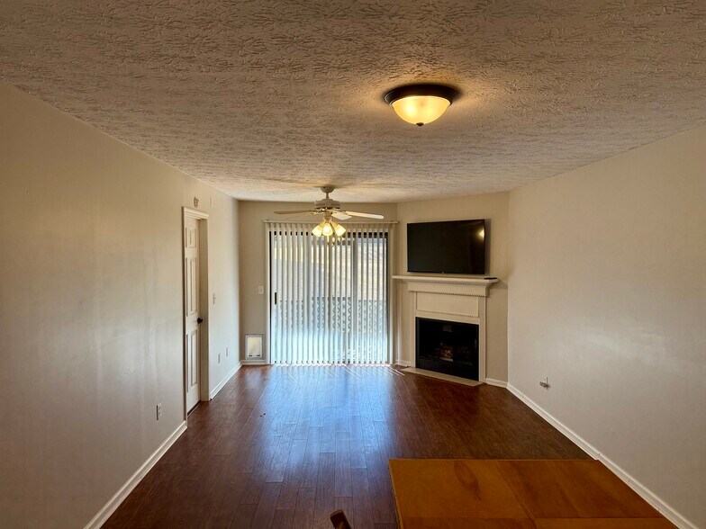 Building Photo - 701 New Horizon St