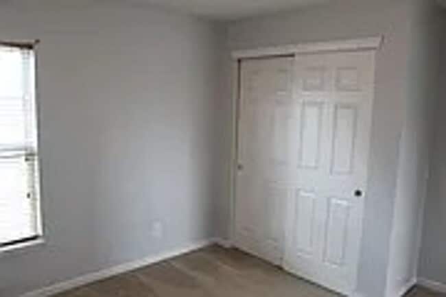 Building Photo - Beautiful 5 Bedroom Plainfield Home for Rent