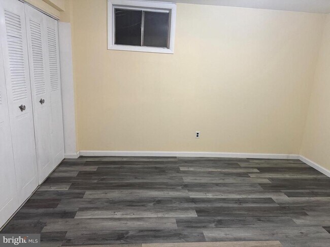 Building Photo - 8806 Braeside Dr