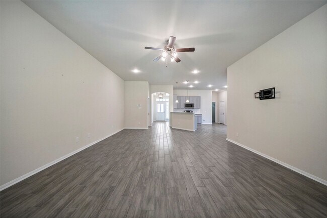 Building Photo - 3227 Fairhaven Ln