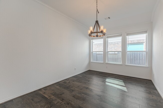 Building Photo - 3439 Cres Vista Dr